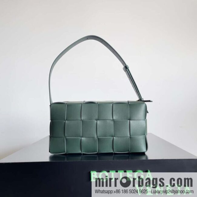 2022 autumn and winter latest armpit bag shoulder strap bag BRICK Cassette model number: 729166 rain tree green
