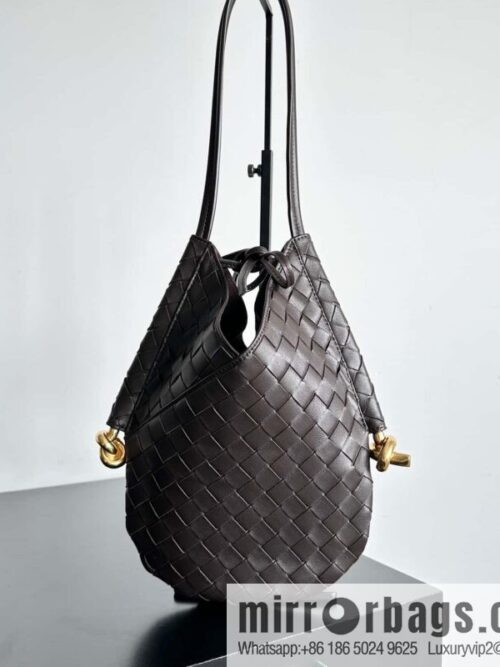 IMG_8296-800x800za02n4ulpbt83720_20250719082804.jpg #BottegaVeneta, Yang Mi\'s latest bag type of the same Solstice Shoulder Ba, model number: 740898 small chocolate color