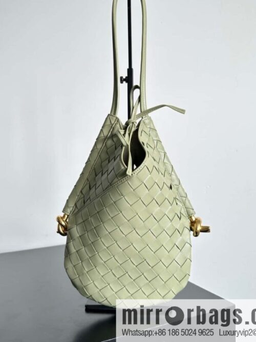 IMG_8314-800x800ishmcg11tlk83696_20250719082747.jpg #BottegaVeneta, Yang Mi\'s latest bag of the same Solstice Shoulder Ba model number: 740898 small travertine green