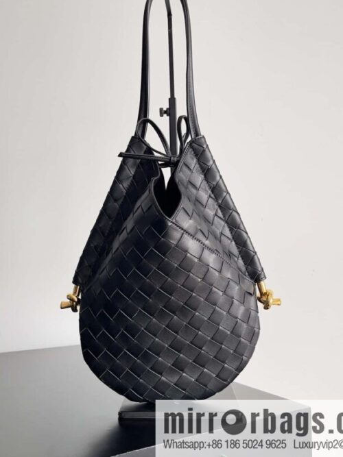 IMG_8341-800x800cyhnhc1sz5a83660_20250719082721.jpg #BottegaVeneta, Yang Mi\'s latest bag of the same Solstice Shoulder Ba model number: 740898 small black