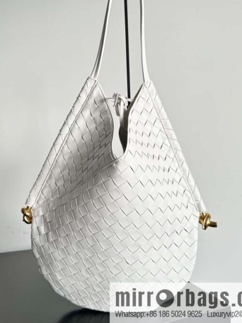 IMG_8360-800x800p5meqlqd0ow83635_20250719082700.jpg #BottegaVeneta, Yang Mi\'s latest bag type of the same Solstice Shoulder Ba, model number: 740990 large white