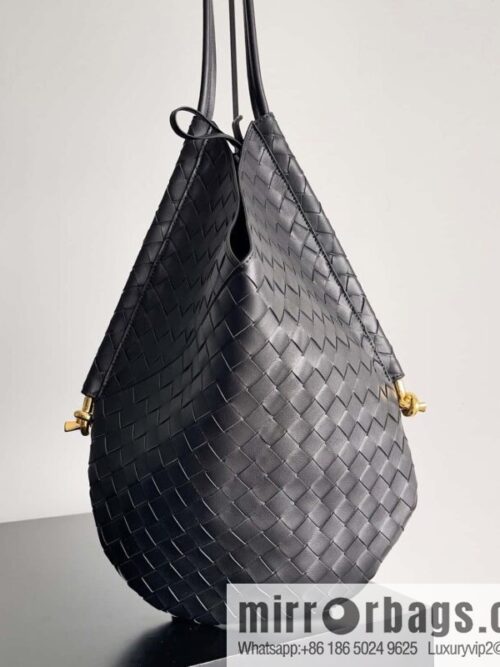 IMG_8396-800x800fs4jgp0ppxh83584_20250719082624.jpg #BottegaVeneta, Yang Mi\'s latest bag type of the same Solstice Shoulder Ba, model number: 740990 large black