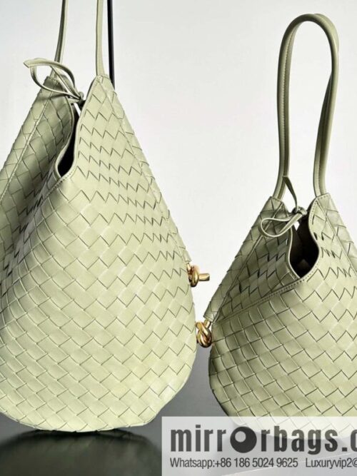 IMG_8407-800x8000jqjz1jfwyy83623_20250719082651.jpg #BottegaVeneta, Yang Mi\'s latest bag type of the same Solstice Shoulder Ba, model number: 740990 large travertine green