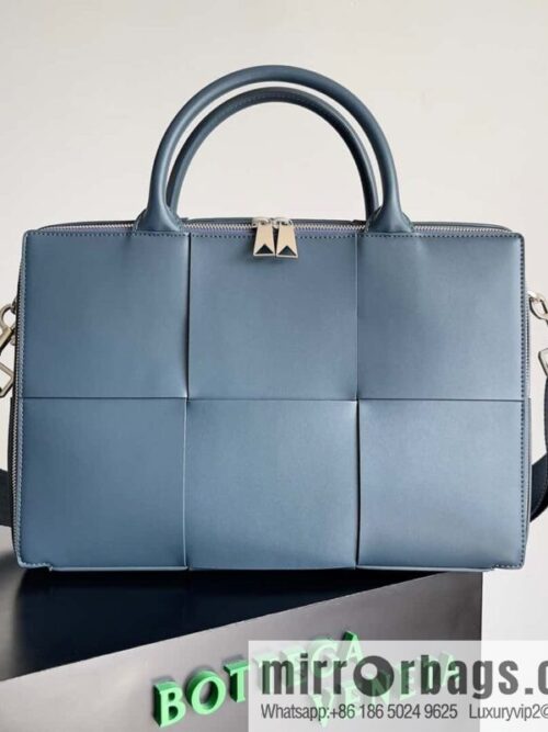 IMG_8448-800x800dsly0umu5xd83524_20250719082550.jpg Bottega Veneta Large Braided Men\'s Briefcases Model 680120 Dark Blue