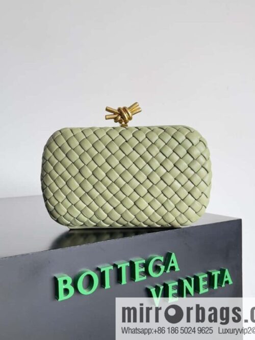 IMG_8459-800x800cdo51tmkkmj83512_20250719082543.jpg BottegaVeneta BV Knot | minaudiere: 717622 sheepskin