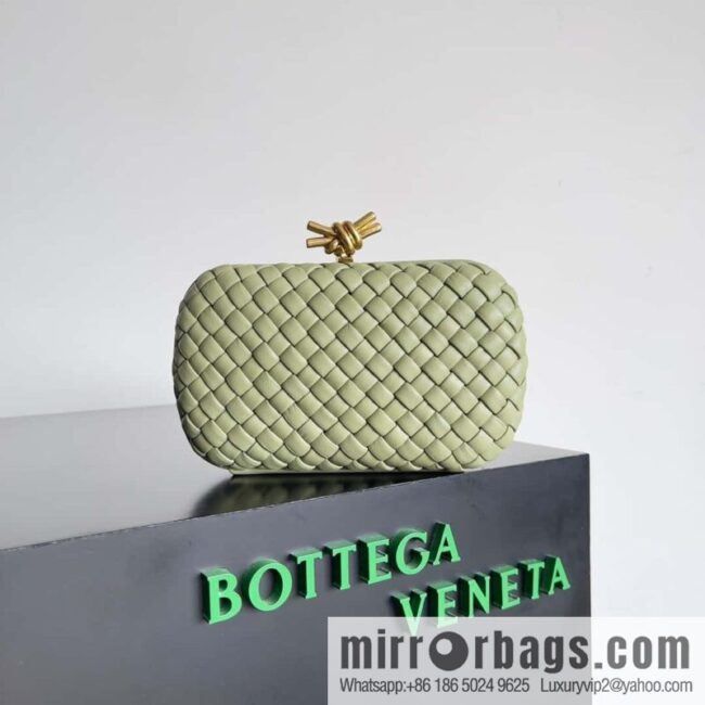 IMG_8459-800x800cdo51tmkkmj83512_20250719082543.jpg BottegaVeneta BV Knot | minaudiere: 717622 sheepskin