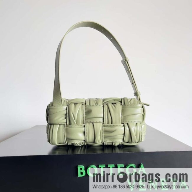 IMG_8477-800x800bmxufdplo0h83490_20250719082529.jpg BV new Bottega Veneta 2022 autumn and winter armpit bag, model number: 736233 travertine green