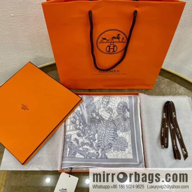 IMG_85620-800x800maolkbbphwm112049_20250702090531.jpg Hermes \"Atlantis\" 100% silk scarf