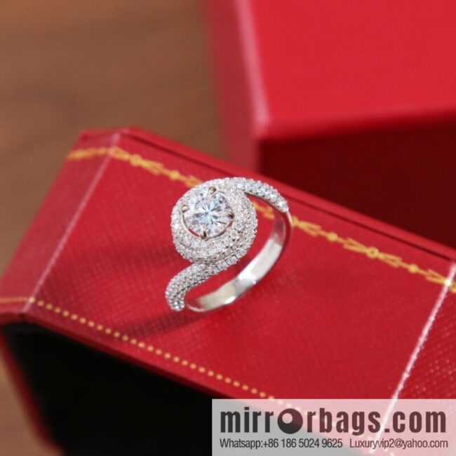 ☀️Cartier single diamond twist ring ☀️