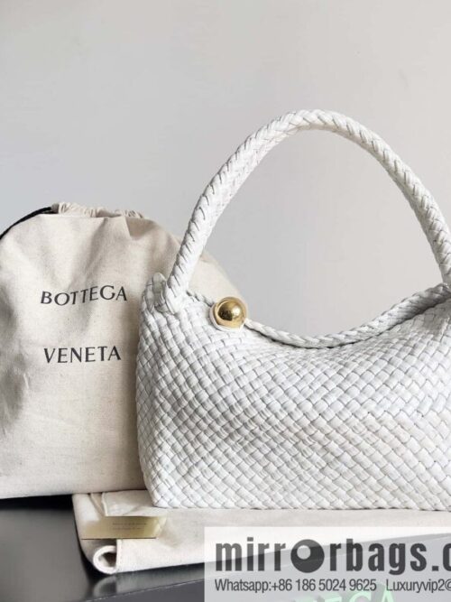 IMG_8910-800x800ie45kqv2hgb49555_20250718041830.jpg #Bv 2023 Winter Collection/Top Tosca Handbag Model Number: 716974 White