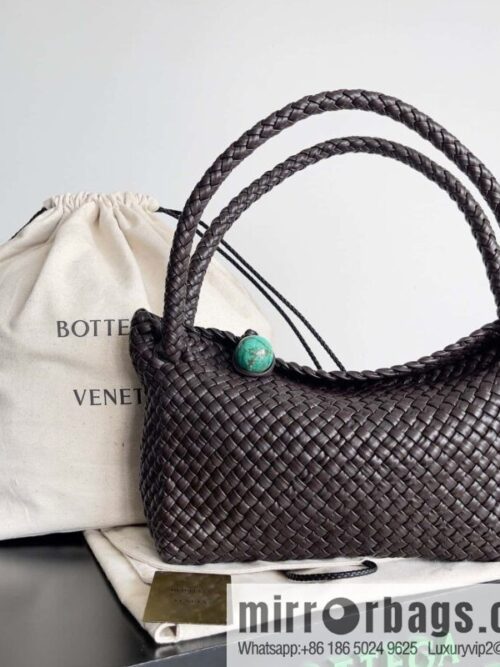 IMG_8928-800x8001beechsvuje49543_20250718041822.jpg #Bv 2023 Winter Collection/Top Tosca Handbag Model Number: 716974 Chocolate Color