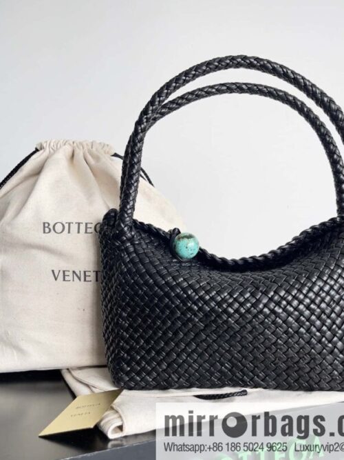 IMG_8937-800x800dhhbcqlgqqg49523_20250718041807.jpg #Bv 2023 winter series/top Tosca handbag model number: 716974 black