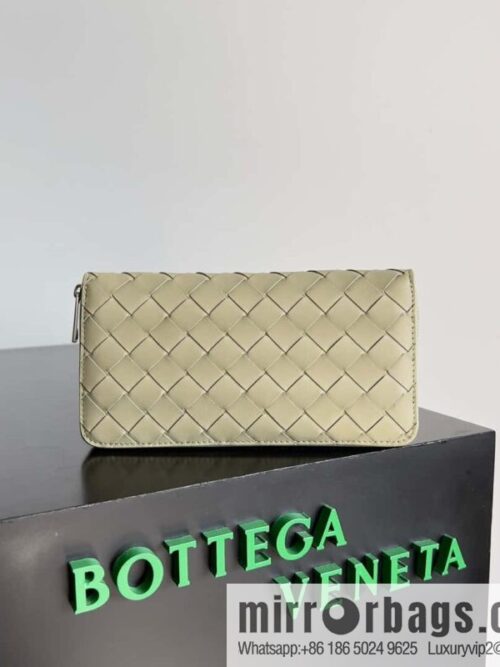 IMG_9036-800x800h2b0gmndrnw49417_20250718041703.jpg #Bv Men\'s woven wallet model number: 593217 Travertine green