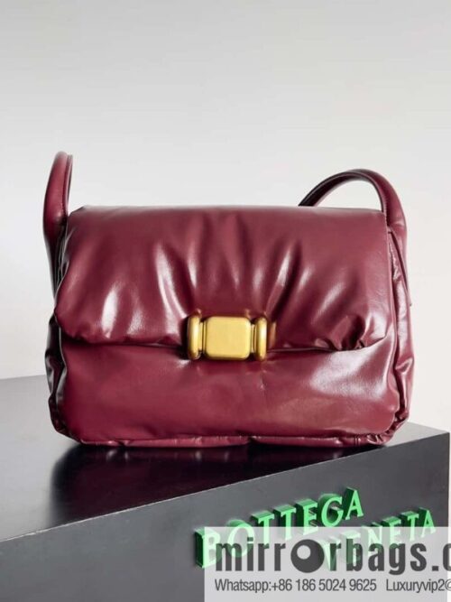 IMG_9203-800x800eeexktscjjl75036_20250719070437.jpg BV Pad handsome bag BOTTEGA VENETA bread model number: 717237 Bordeaux red