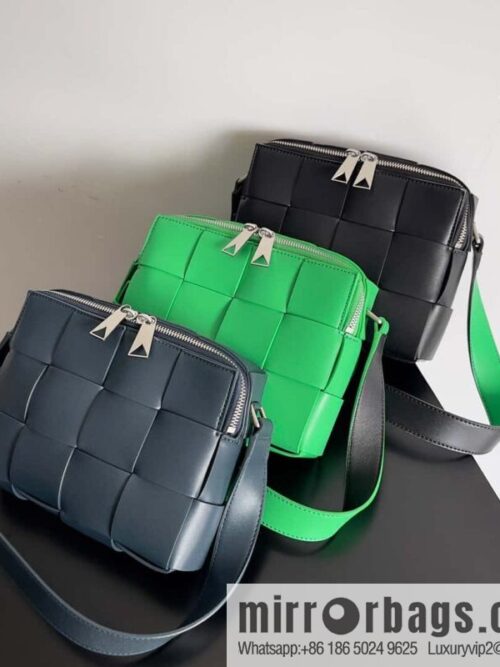 IMG_9230-800x800v3zo2u2yjqt74976_20250719070402.jpg BV Men\'s Camera Bag BV Men\'s 2023 SS Pre Spring New Camera, Model Number: 730027 Parrot Green with black