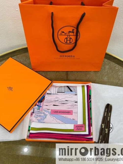 IMG_9241-800x800athukrpachf103449_20250702053359.jpg Hermes Double Sided 100% Silk Scarf