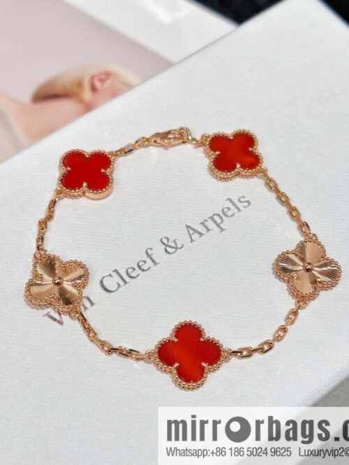 IMG_9257-800x800llnuqbyvriy100649_20250702042153.jpg ❗️CNC version ❗️ ☀️ Van Cleef & Arpels engraved laser agate four-leaf clover five-flower bracelet ☀️ (copy) (copy)