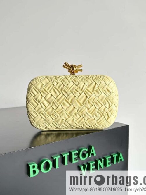 IMG_9285-800x800iyqeqdxs4lr74931_20250719070333.jpg Bottega Veneta BV Knot | minaudiere: 717622 Ice Cream Color