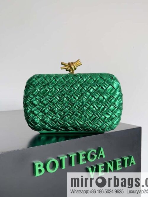 IMG_9294-800x800fv4njzrbwqp74920_20250719070327.jpg Bottega Veneta BV Knot | minaudiere Model: 717622 Green Gold