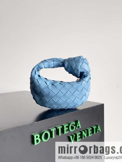 IMG_9348-800x8003ejlstqevom73864_20250719064738.jpg BV super mini JODIE tote bag dumpling bag, woven knotted bag, model number: 730828 hurricane blue.