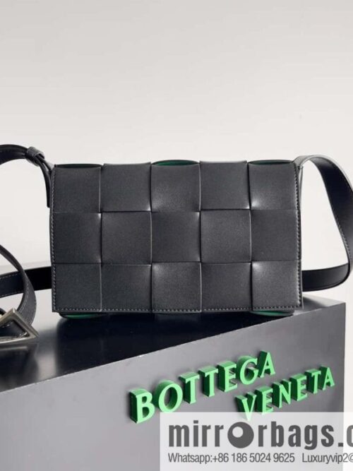 IMG_9384-800x800bgo1cf1wmjw73820_20250719064710.jpg Bottega Veneta CASSETTE 23CM BAG model; 666870 black leather sheepskin
