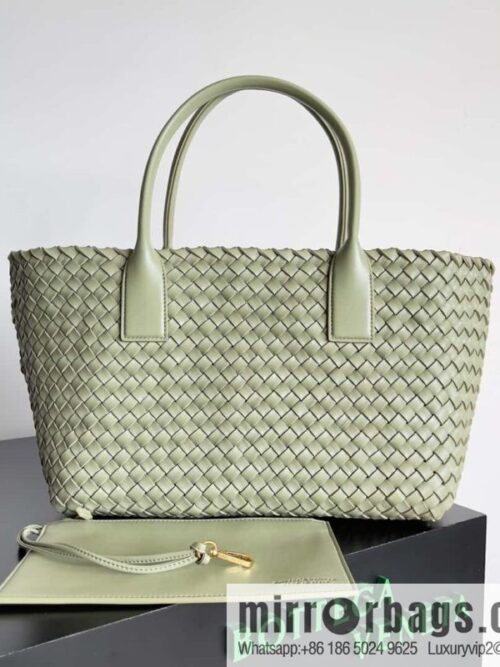 IMG_9434-800x800iyk0fmow4zu73760_20250719064632.jpg B new Cabat medium shopping bag model number: 608810 travertine green