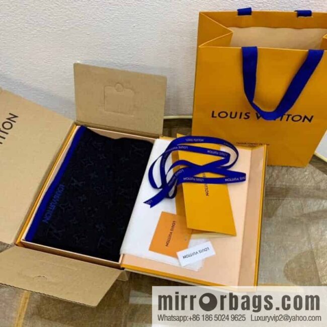LV Louis Vuitton 100% wool Monogram Eclipse men\'s scarf