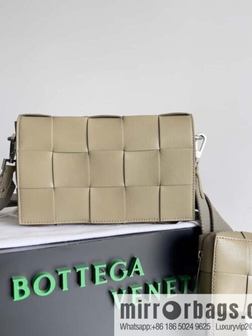 IMG_9506-800x800ba0y1fx5szw73676_20250719064541.jpg Bv new Unisex same two-in-one His & Hers model number: 741777 taupe