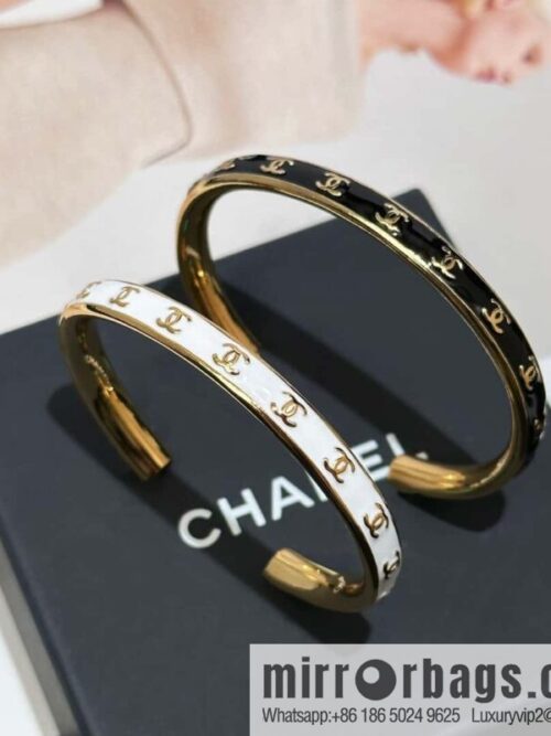 IMG_9512-800x800utjexddrqj4100356_20250702041336.jpg ❗️New ❗️☀️ New ☑️ Chanel Double C Drop Oil Opening Bracelet ☀️