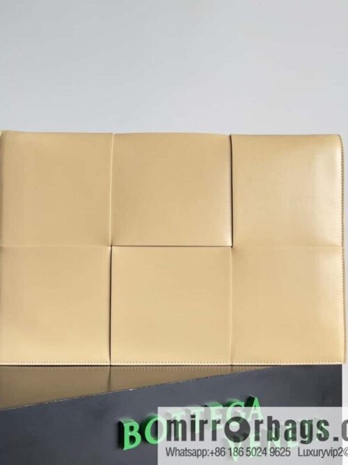 IMG_9515-800x8002zrrgqzd2jj73597_20250719064458.jpg B new product, large woven single zipper clutch bag model 680169 oat color