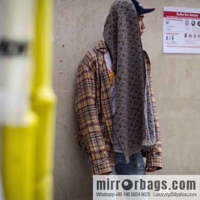 LV Louis Vuitton 100% wool men\'s wool scarf m78526