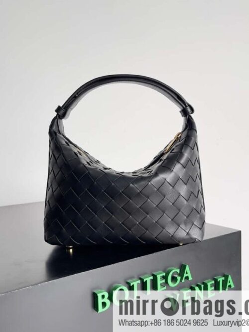 IMG_9560-800x800or0jhuhfnaa73542_20250719064423.jpg BvWallace Shoulder Bento Bag Model 754443 intrecciato bag black