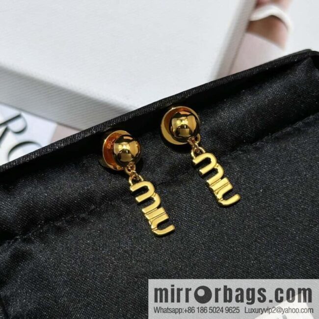 ❗️New ❗️ MIUMIU stud earrings, original order K [style] MIU MIU Miu golden letter stud earrings