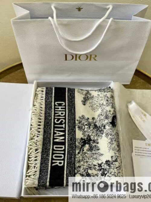 IMG_9840-1-800x800ob0yzmyzv2x102822_20250702052000.jpg Dior Blue Rui Print Fierce Shawl 91DFI140I057