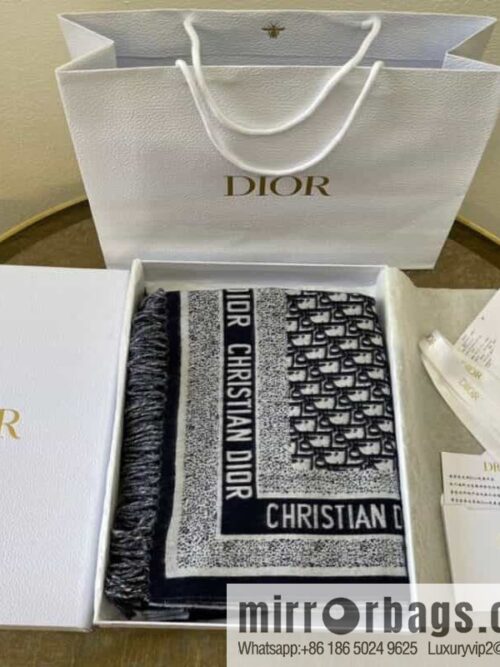 IMG_9858-800x800gdut4looehy102811_20250702051946.jpg Dior Oblique print/embroidery pattern embellished shawl 01CDO140I100_C540