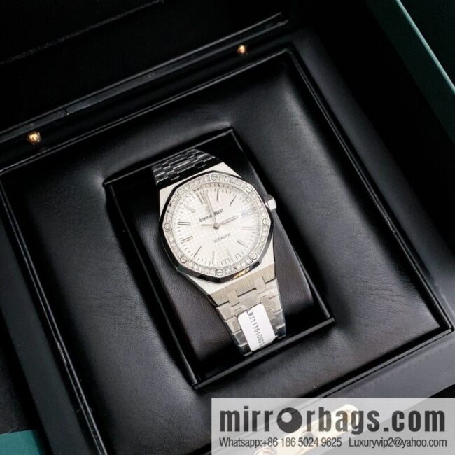 Women\'s Audemars Piguet Royal Oak bezel inlaid with 40 pieces with VS1.7 natural real diamond Audemars Piguet CAL.4302 all-in-one watch