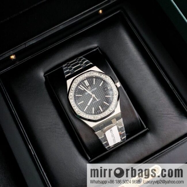 Women\'s Audemars Piguet Royal Oak bezel inlaid with 40 pieces with VS1.7 natural real diamond Audemars Piguet CAL.4302 all-in-one watch