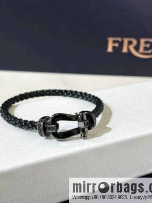 i1641913167_7002_2-800x800vfgr15j2ooa15557_20250716011456.jpg Fred Limited Black Titanium, Darth Vader Bracelet Bracelet