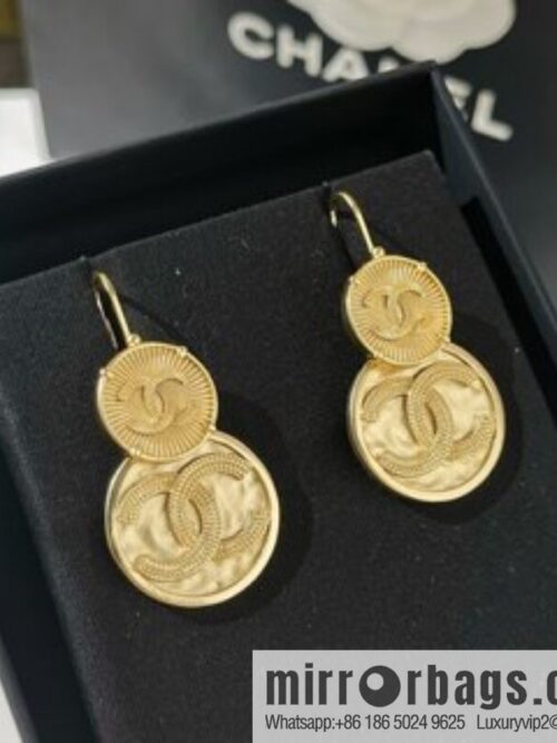 i1647839754_5206_1-800x800ttctso0vqfl27534_20250716030133.jpg New ☑️ Chanel double c ancient round gold coin stud earrings
