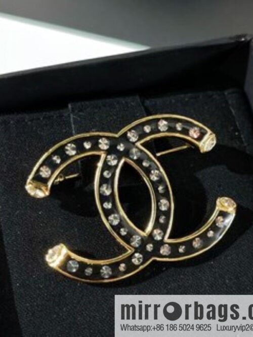 i1648615092_1841_2-800x800cxzwuhazqmv31634_20250716033705.jpg New ☑️ Chanel double c rhinestone brooch