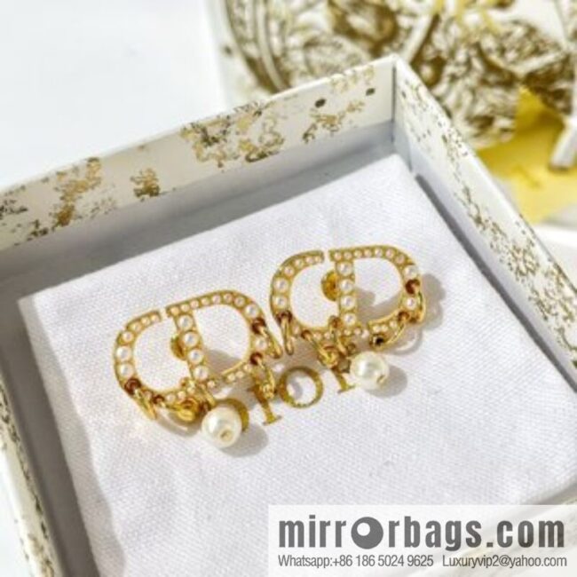 i1648867317_3762_5-800x800qucgs1uhx3331589_20250716033642.jpg New ☑️ Dior CD pearl stud earrings brooch