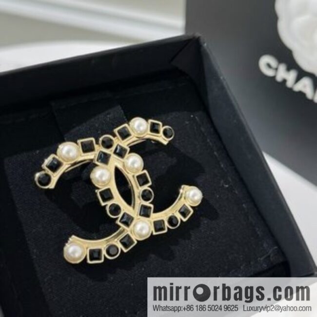 New ☑️ Chanel double c black square diamond pearl brooch