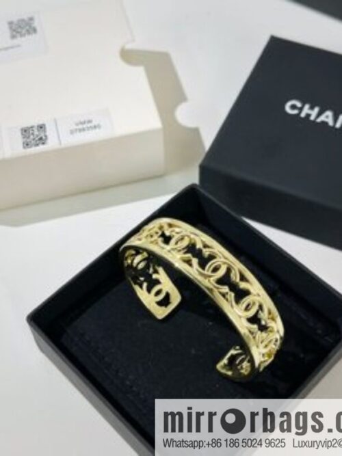 i1648869476_2548_1-800x800bvfck10brym31511_20250716033601.jpg New ☑️ Chanel double c cut-out bracelet