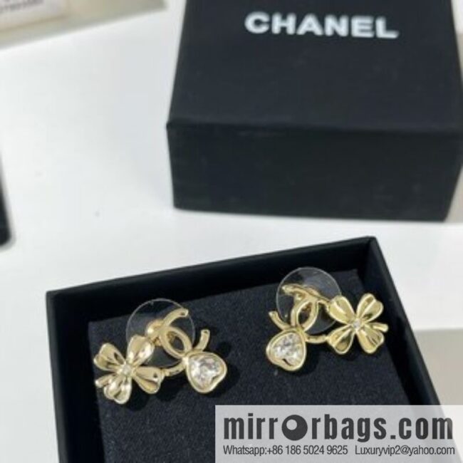 New ☑️ Chanel gold double c four-leaf clover love stud earrings