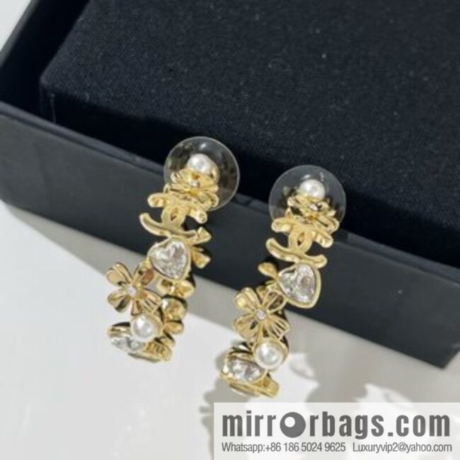 New ☑️ Chanel double c four-leaf clover love pearl stud earrings