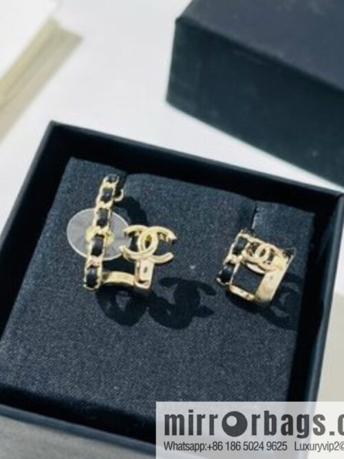 i1649266726_8542_1-800x800ho1fofdln2b31390_20250716033451.jpg New ☑️ Chanel black leather rope double c asymmetrical stud earrings clip