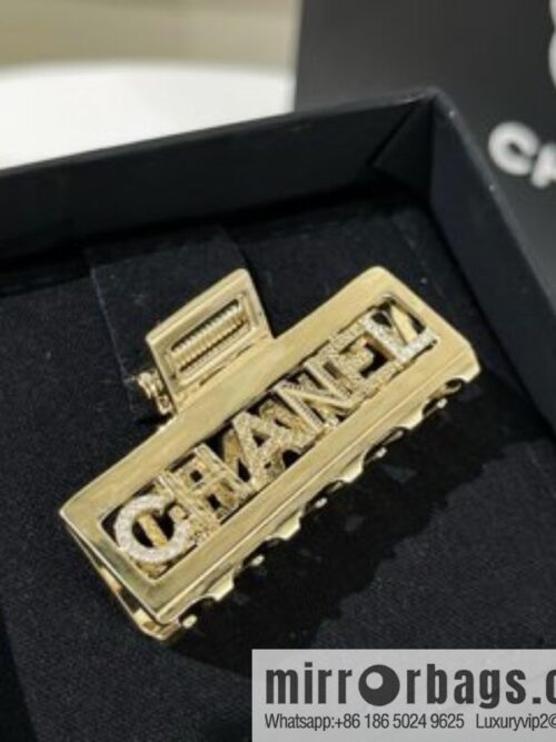 i1649301913_2036_1-800x8001loq1bzscke31369_20250716033440.jpg New ☑️ Chanel cut-out with drill letter hairpin hairpin