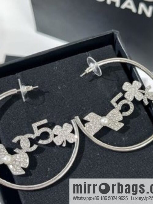 i1649389174_3571_2-800x800dlpod4kiss131358_20250716033434.jpg New ☑️ Chanel double c bow 5 word four leaf clover stud earrings