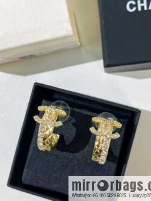 i1649389845_228_1-800x800i44vp11sg2t31316_20250716033409.jpg New ☑️ Chanel full diamond double c diamond stud earrings