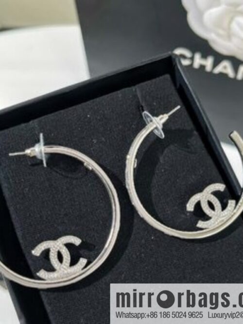 i1649390089_3166_1-800x800vhrvwv2k22y31305_20250716033403.jpg New ☑️ Chanel full diamond double c stud earrings